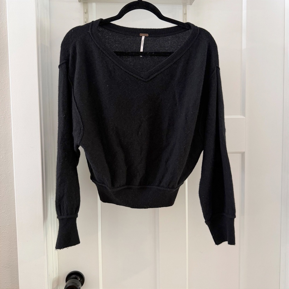 Free People Black 100% Cashmere V-Neck Dolman Sweater XS Quiet Luxury Minimalist